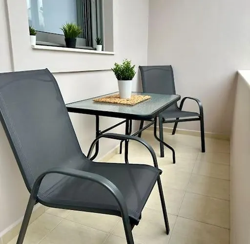 Eleni\'S Apartment Near Airport