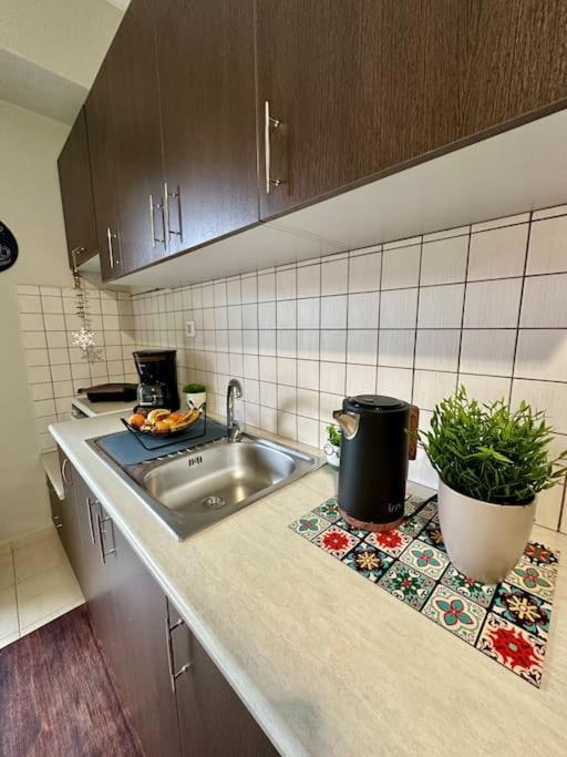Appartement Eleni's Near Airport *